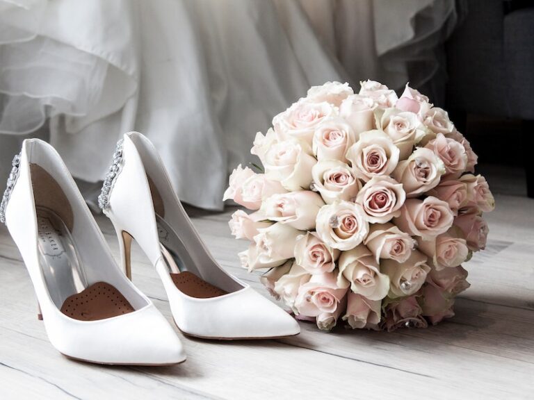 The Ultimate Guide to Choosing Your Dream Wedding Dress