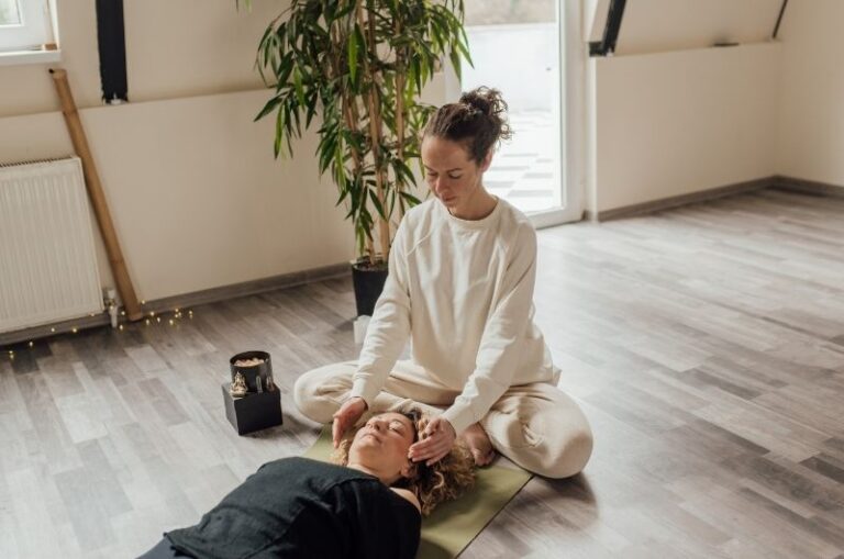 Reiki Therapy Revitalizes, Energy Healing Balances The Mind